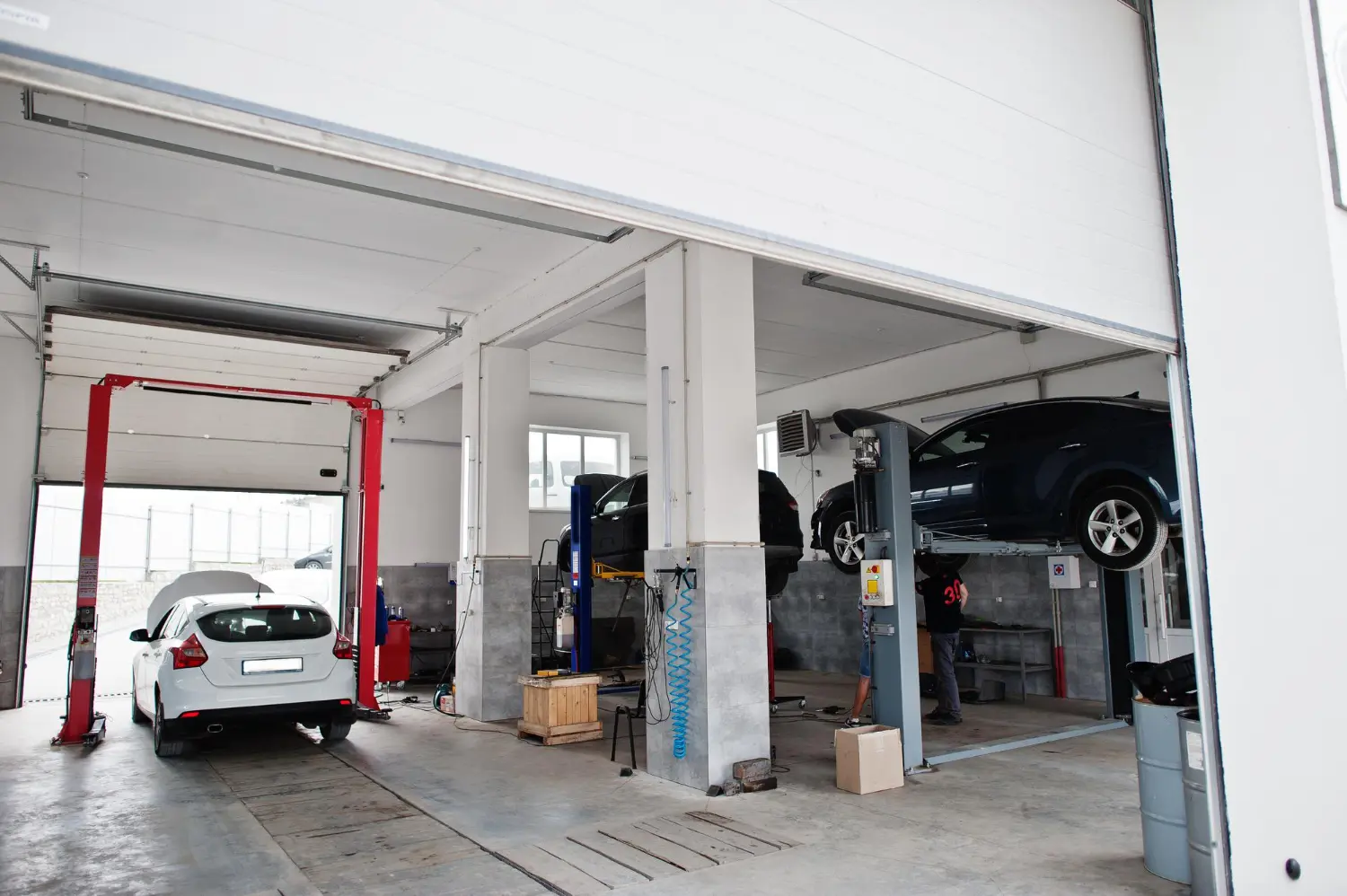 Modern car workshop in Kuwait with advanced equipment and professional service bays.